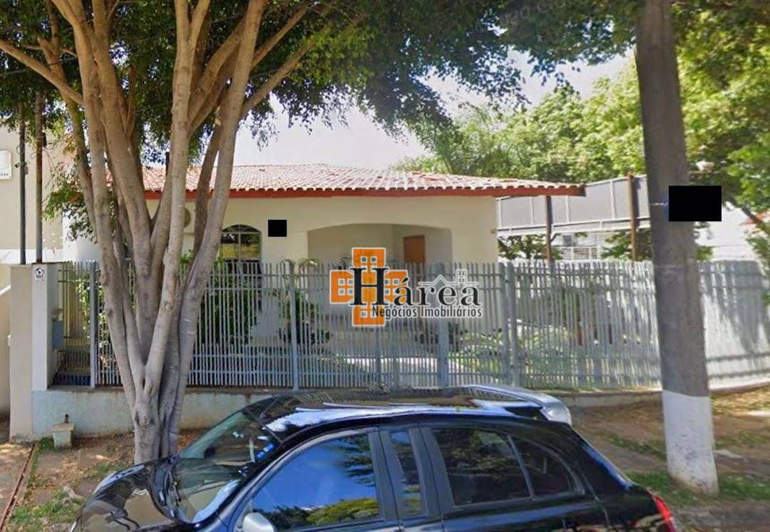 Casa para alugar com 3 quartos, 325m² - Foto 1