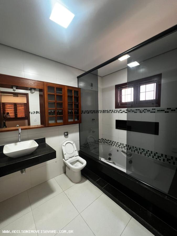 Casa à venda com 3 quartos, 244m² - Foto 10