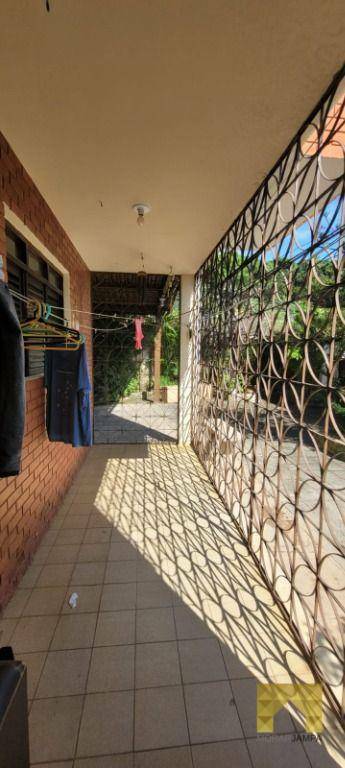 Casa à venda com 4 quartos, 250m² - Foto 14