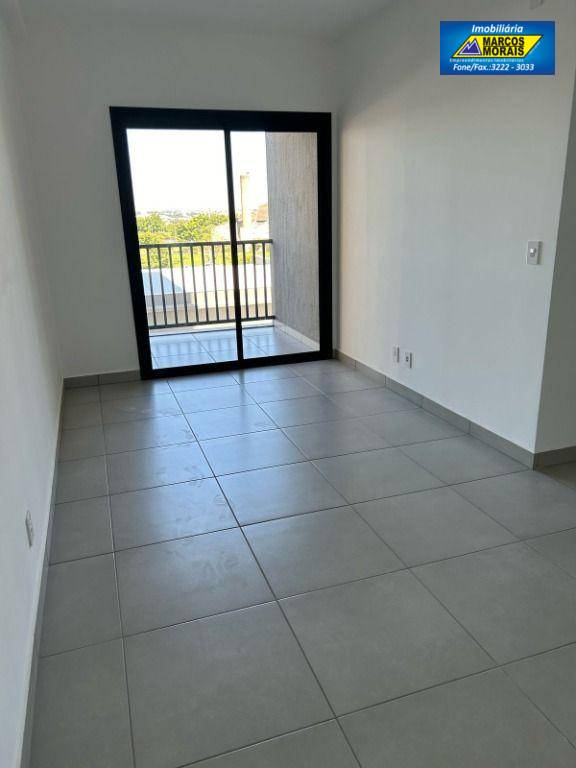 Apartamento à venda e aluguel com 2 quartos, 76m² - Foto 2