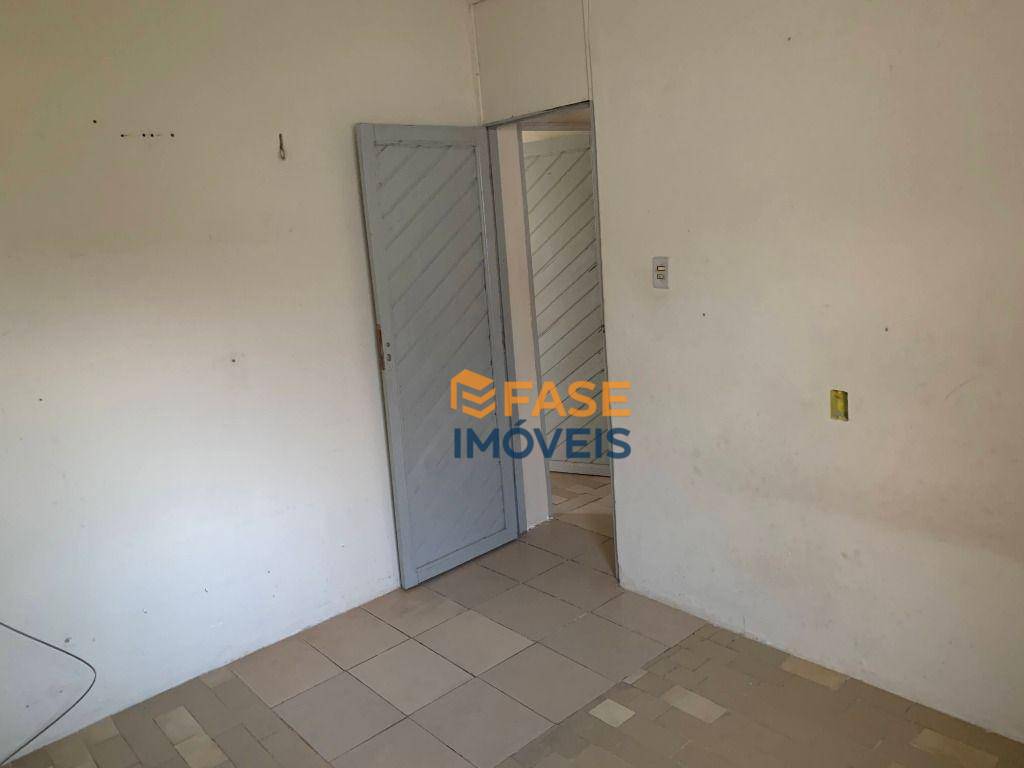 Casa à venda com 2 quartos, 80m² - Foto 9