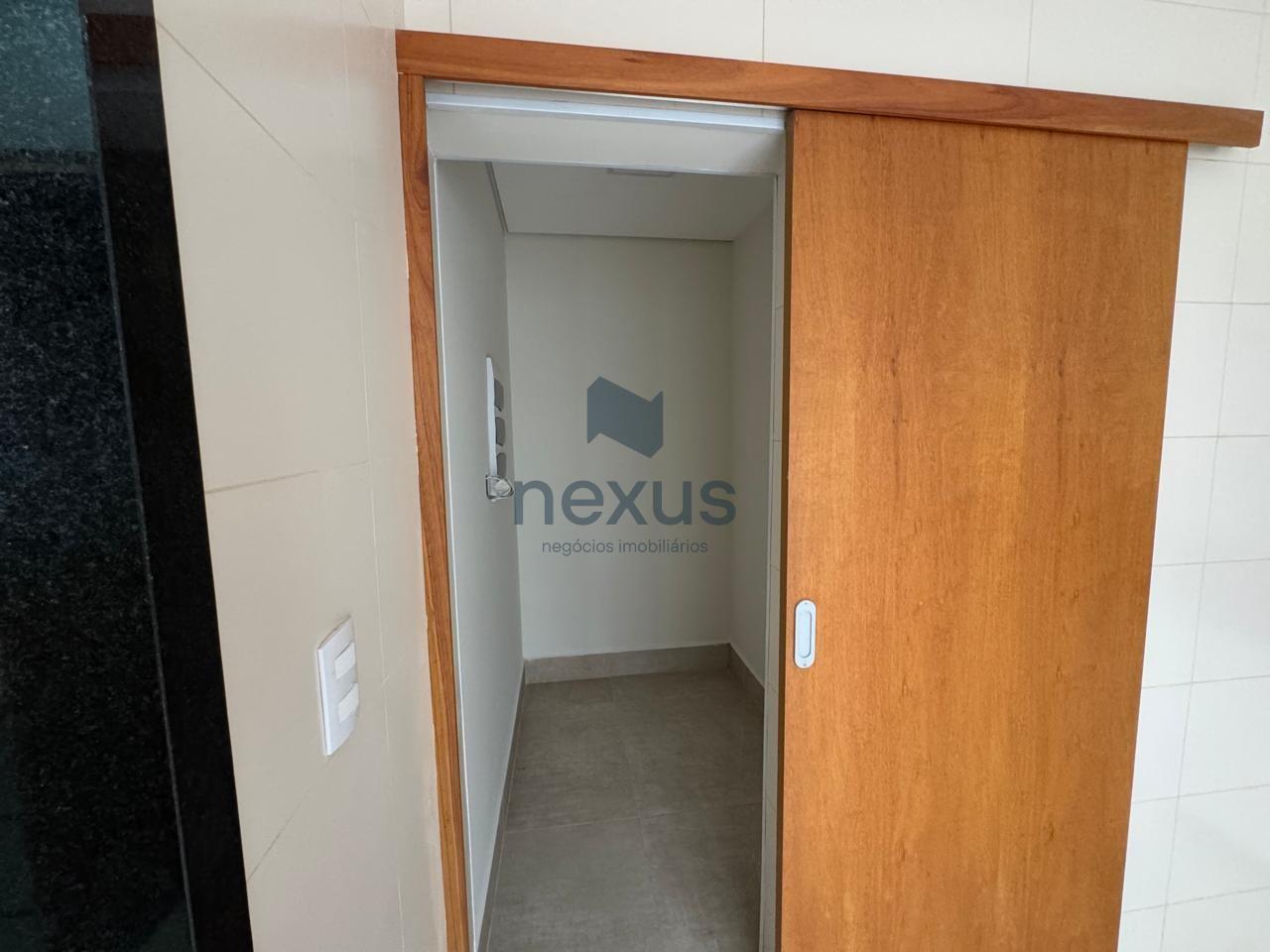 Casa à venda com 3 quartos, 312m² - Foto 10