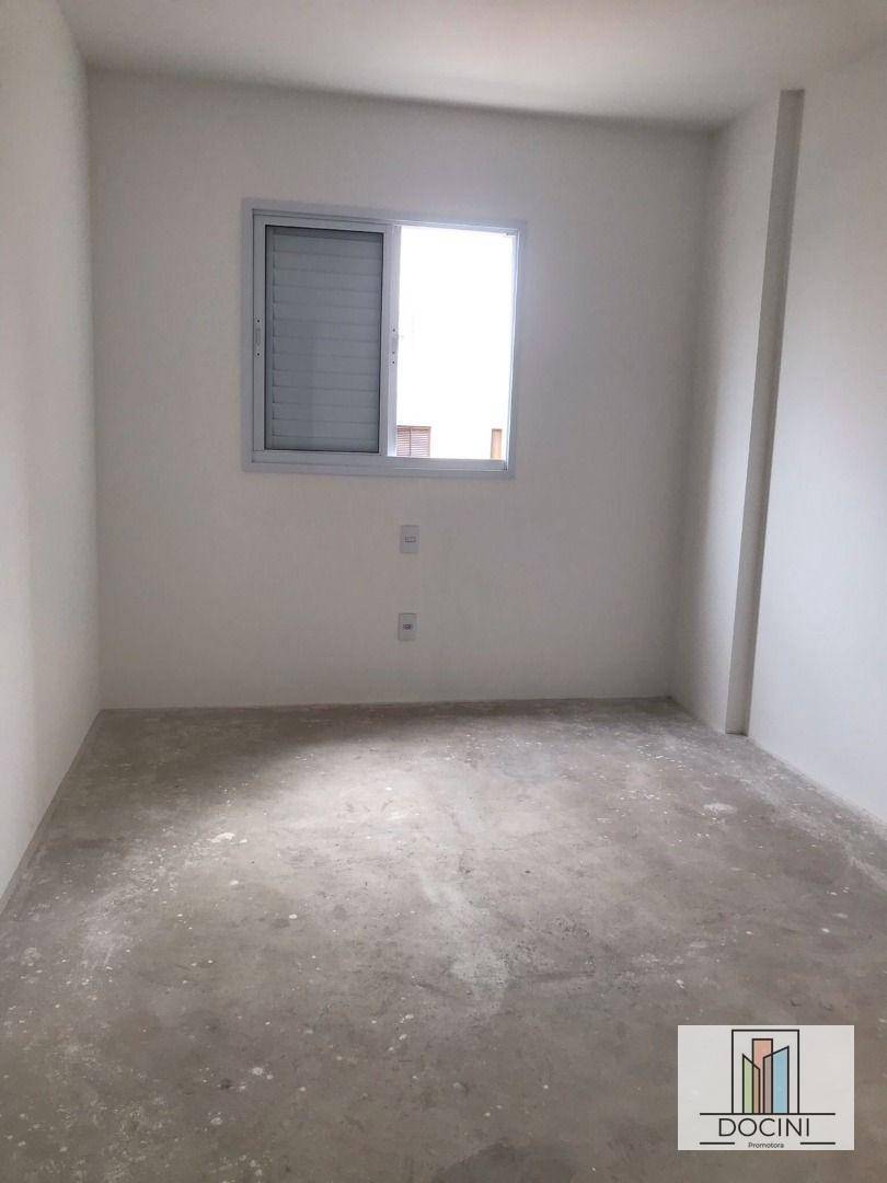 Apartamento à venda com 2 quartos, 70m² - Foto 13