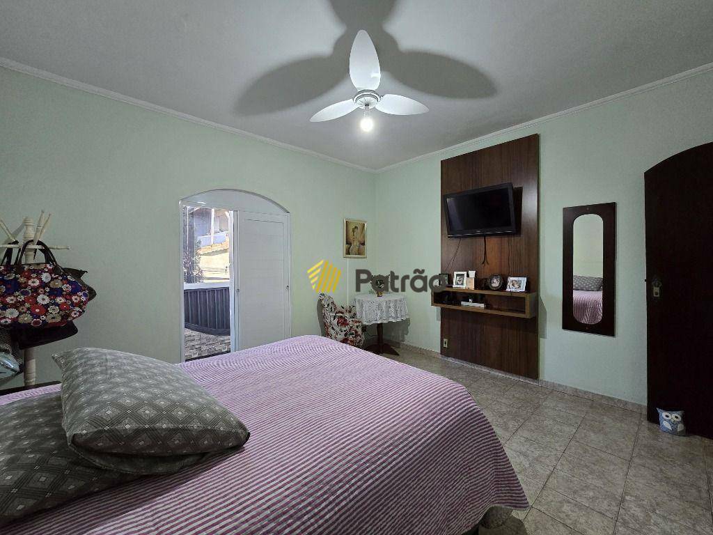 Sobrado à venda com 3 quartos, 200m² - Foto 15