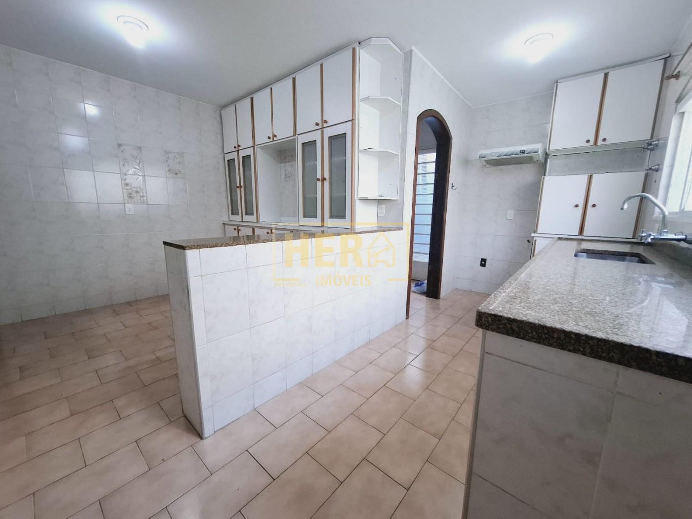 Casa à venda com 3 quartos, 202m² - Foto 9