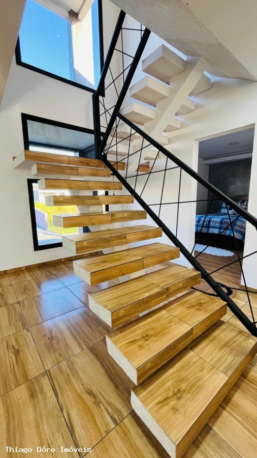 Casa à venda com 4 quartos, 650m² - Foto 3