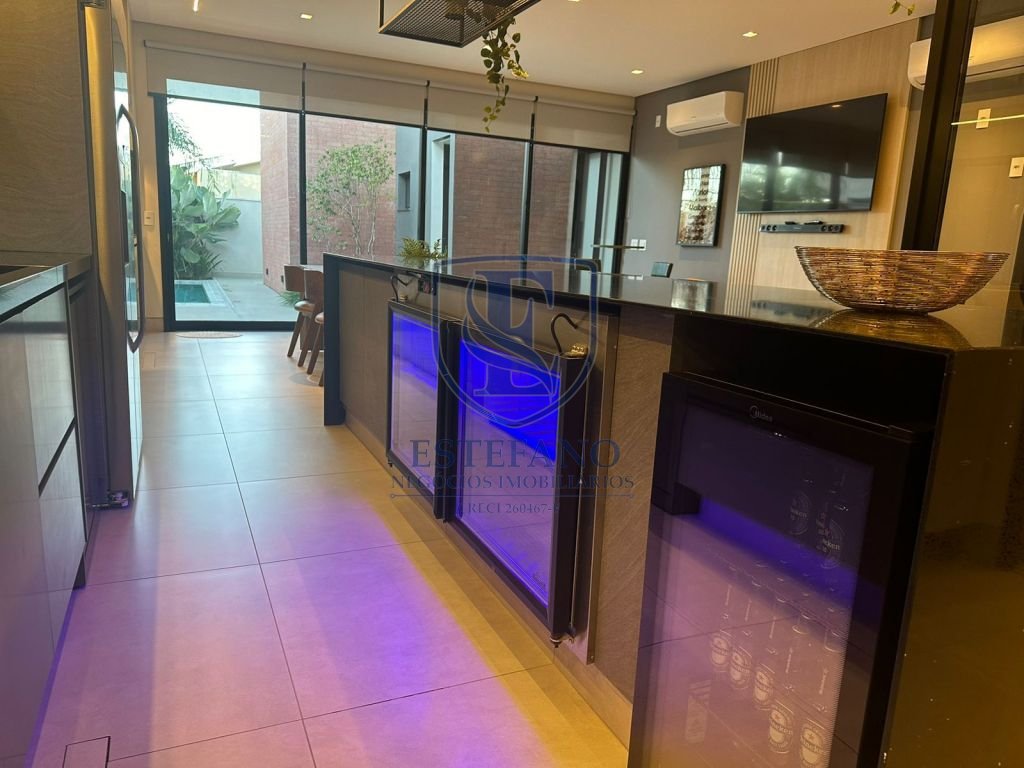 Casa à venda e aluguel com 3 quartos, 450m² - Foto 11