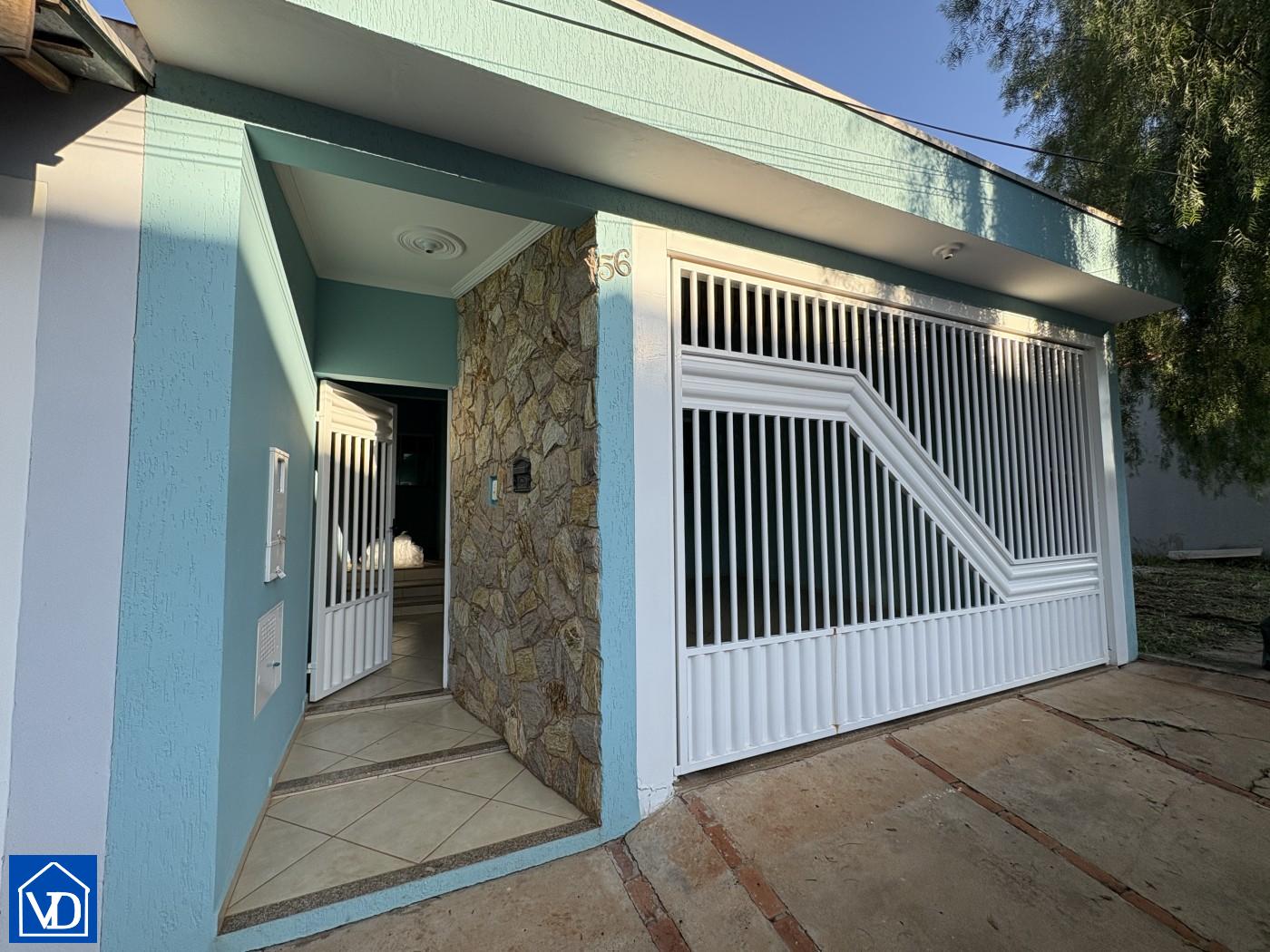 Casa para alugar com 3 quartos, 139m² - Foto 1