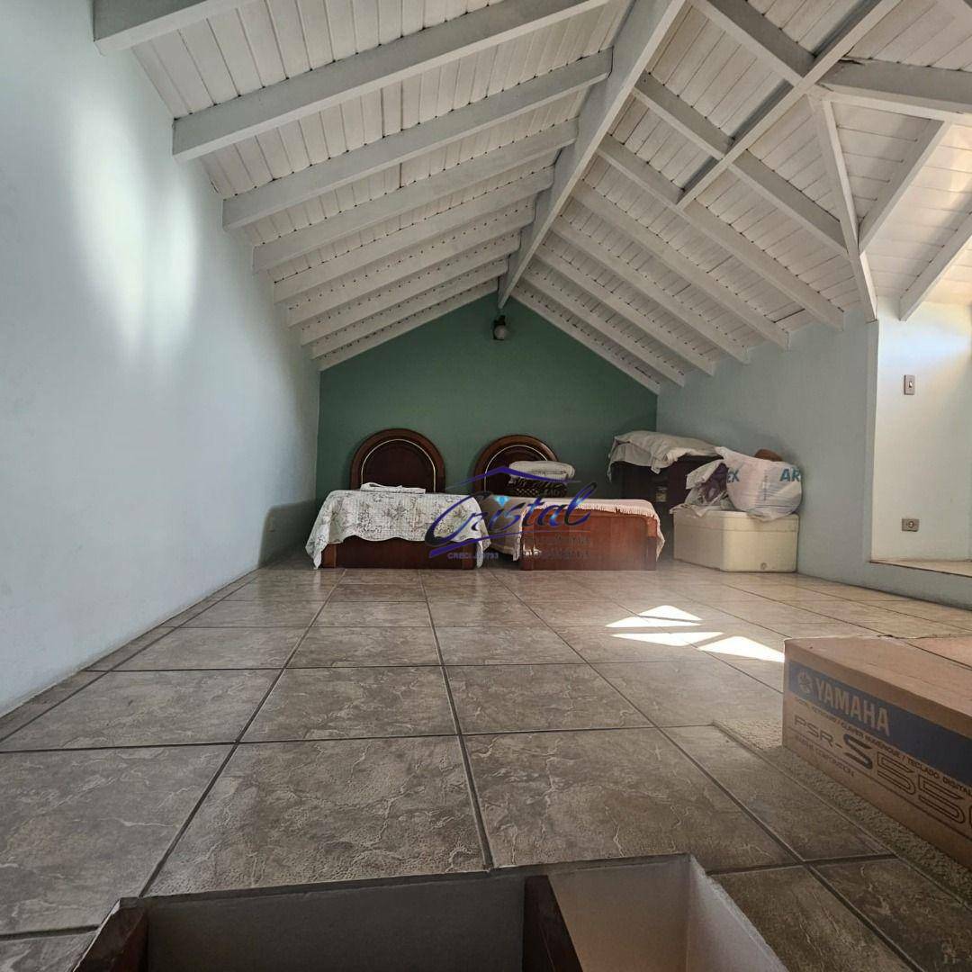 Casa para alugar com 4 quartos, 180m² - Foto 26