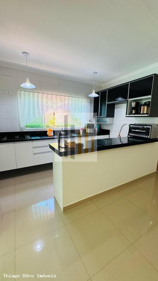 Casa à venda com 3 quartos, 250m² - Foto 31