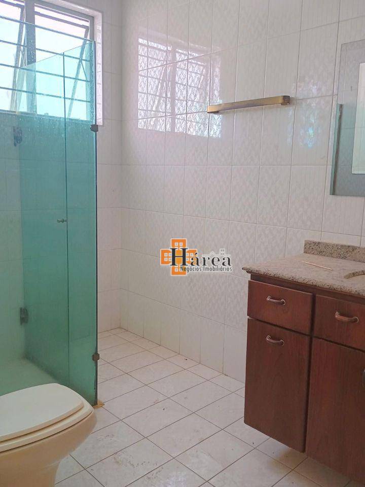 Casa para alugar com 3 quartos, 325m² - Foto 34