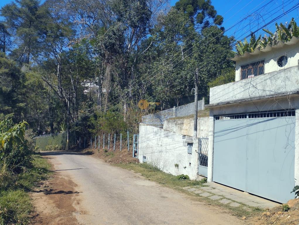 Casa à venda com 2 quartos, 438m² - Foto 2