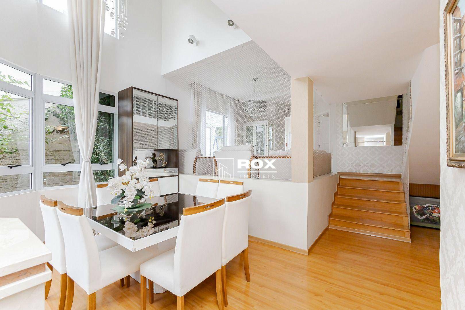 Casa de Condomínio para alugar com 3 quartos, 290m² - Foto 1