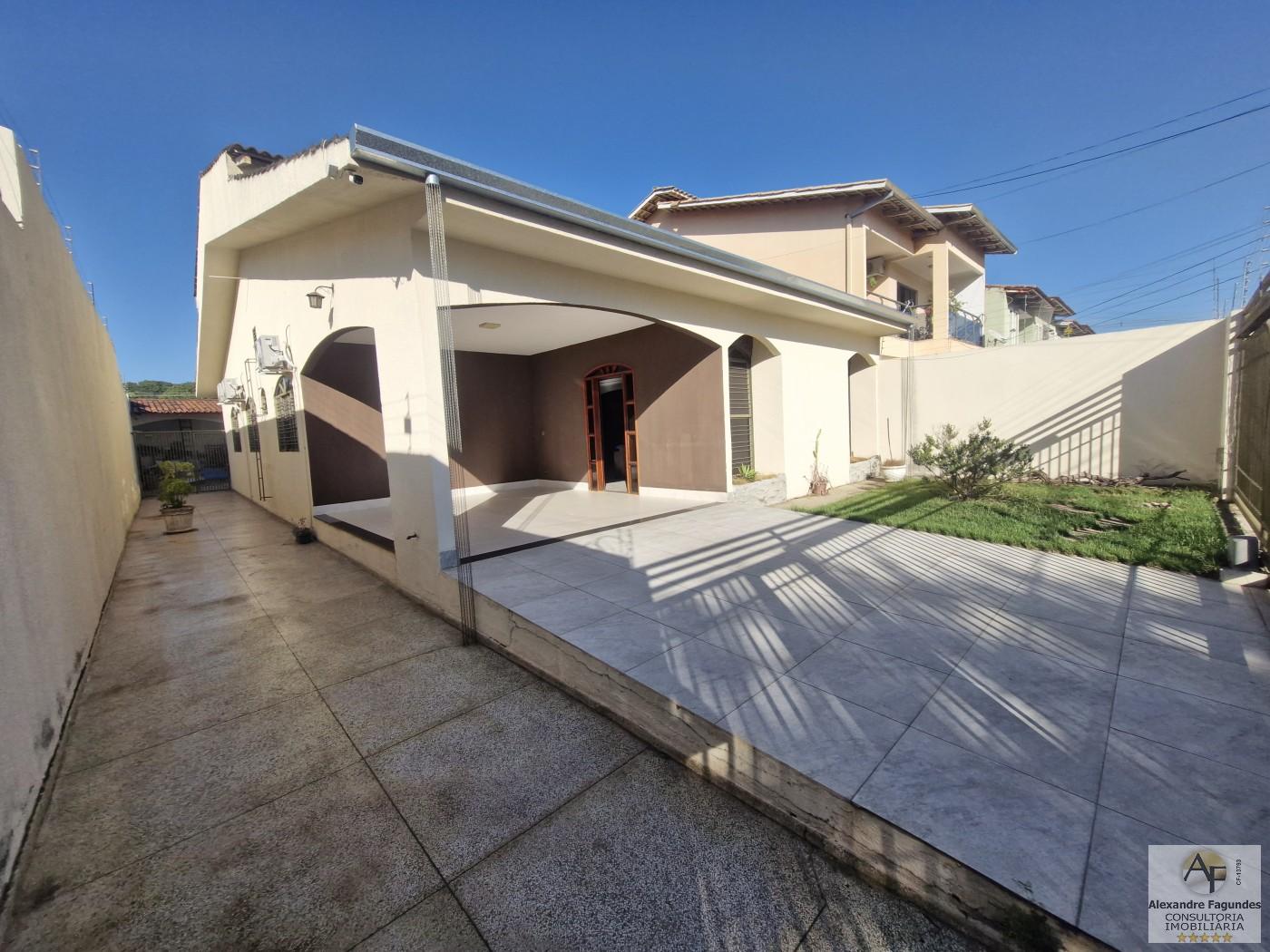 Casa à venda com 3 quartos, 262m² - Foto 4