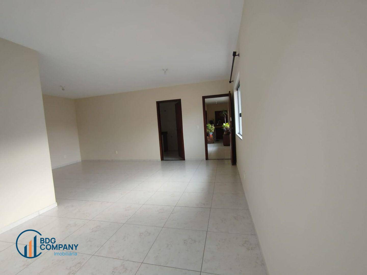Apartamento para alugar com 3 quartos, 80m² - Foto 11