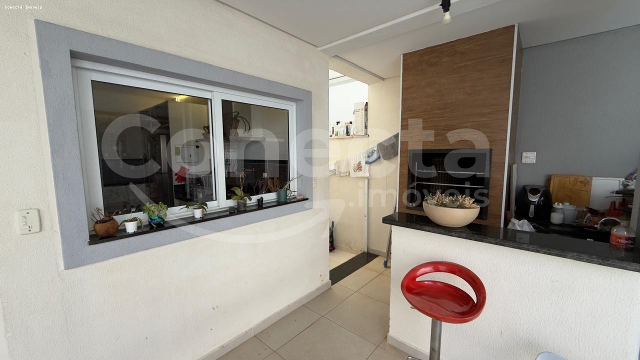 Casa de Condomínio à venda com 3 quartos, 228m² - Foto 4