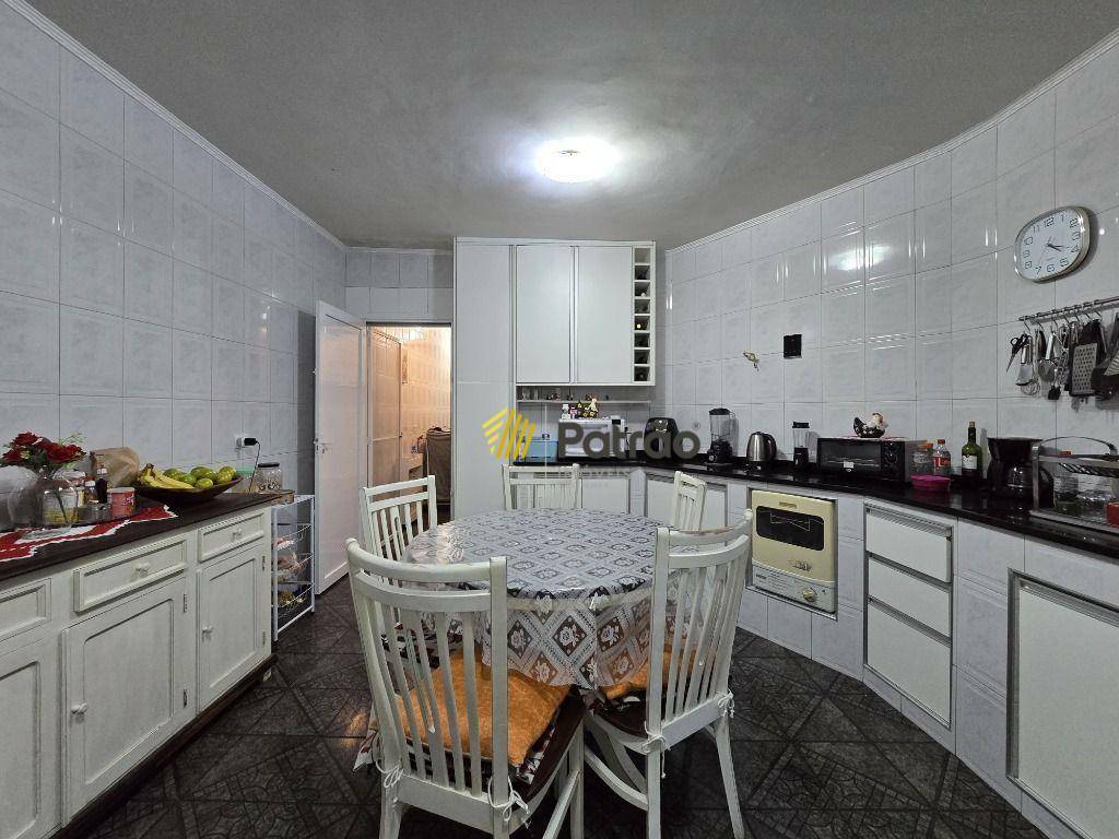 Sobrado à venda com 3 quartos, 200m² - Foto 21