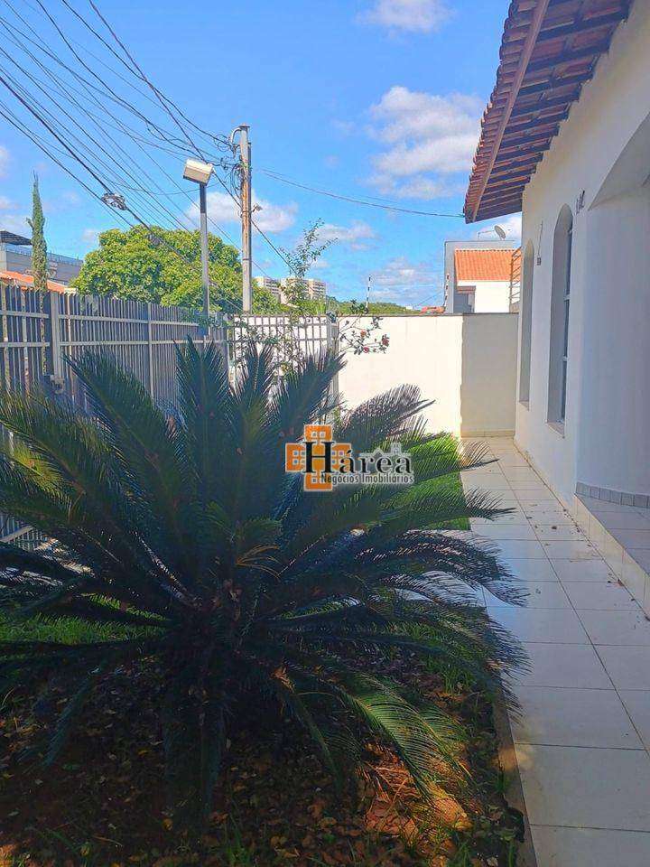 Casa para alugar com 3 quartos, 325m² - Foto 3