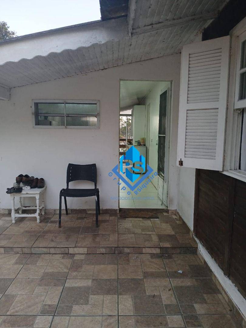 Chácara à venda com 4 quartos, 225m² - Foto 4