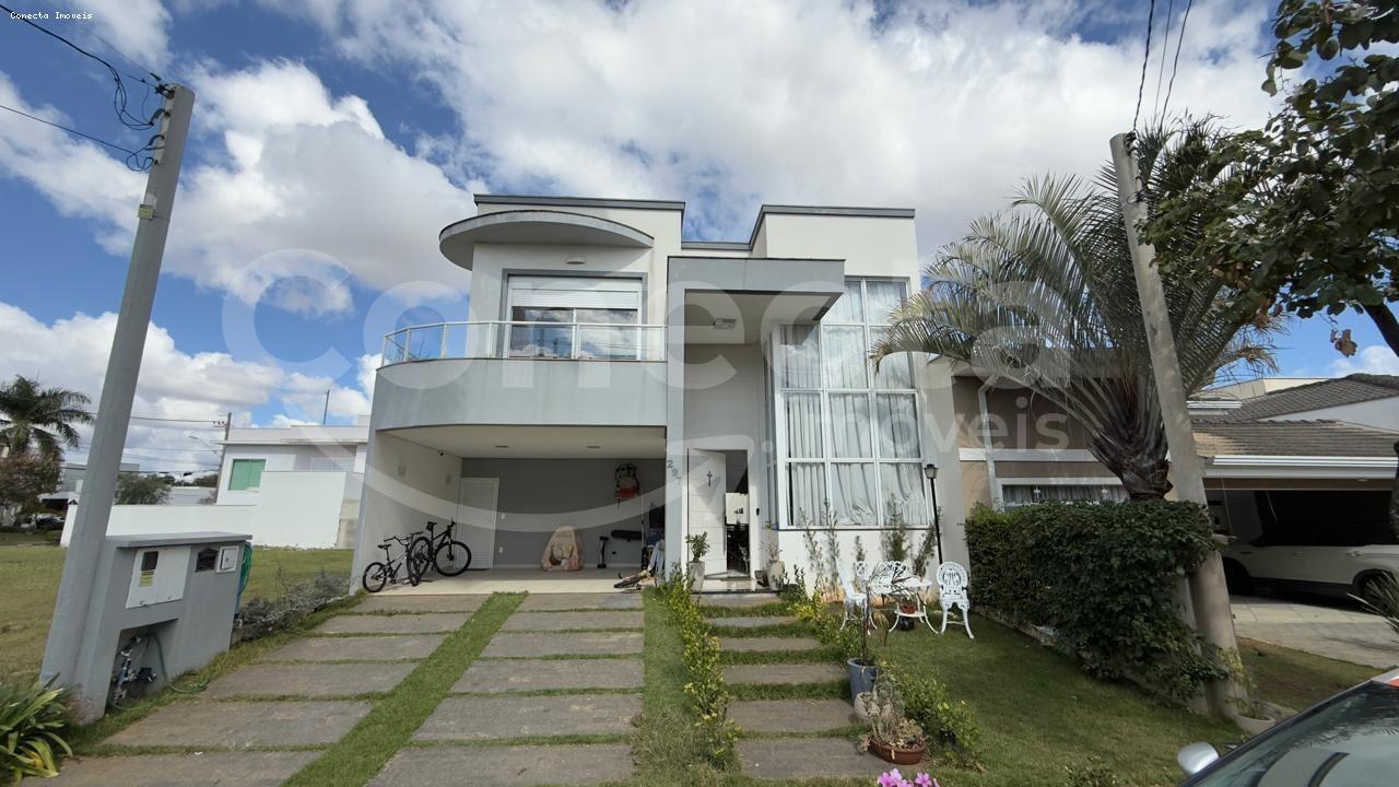 Casa de Condomínio à venda com 3 quartos, 228m² - Foto 1