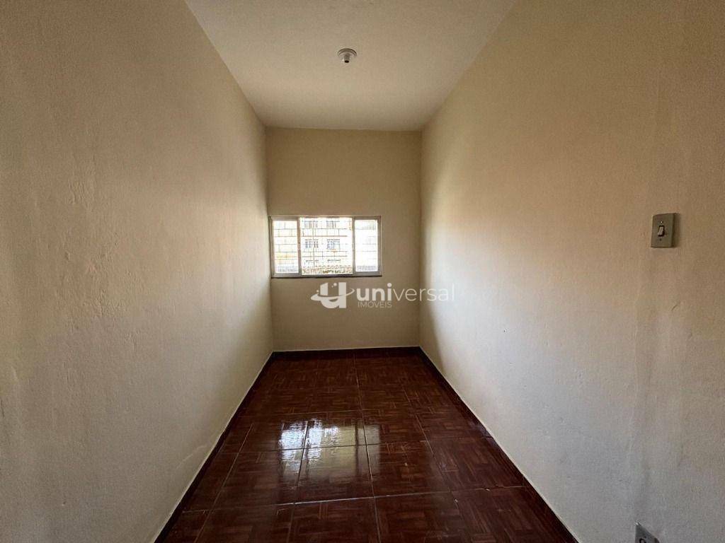 Casa para alugar com 2 quartos, 50m² - Foto 12