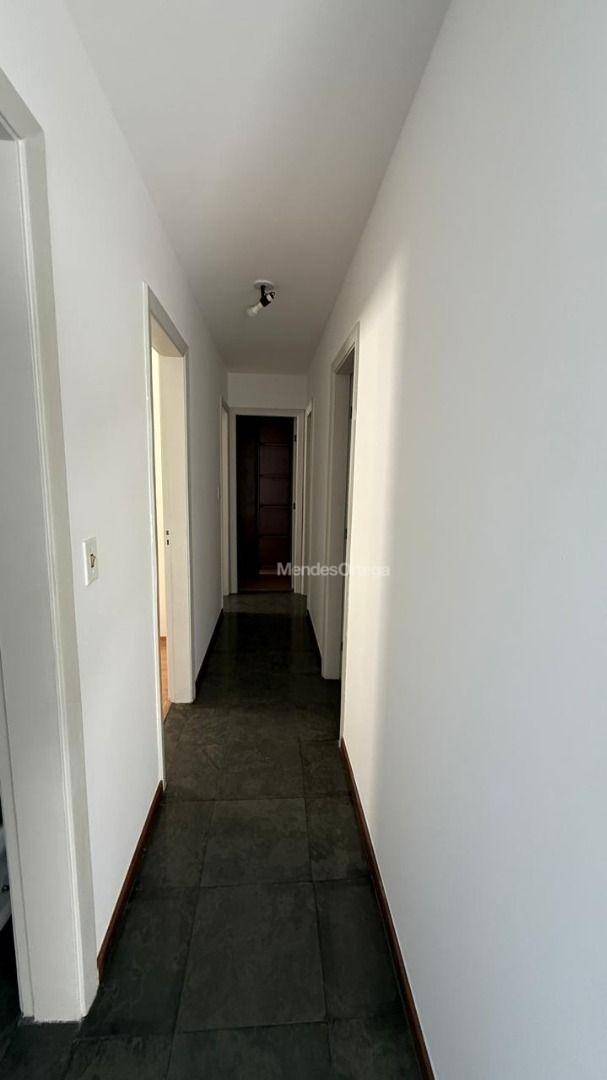 Apartamento para alugar com 3 quartos, 94m² - Foto 9