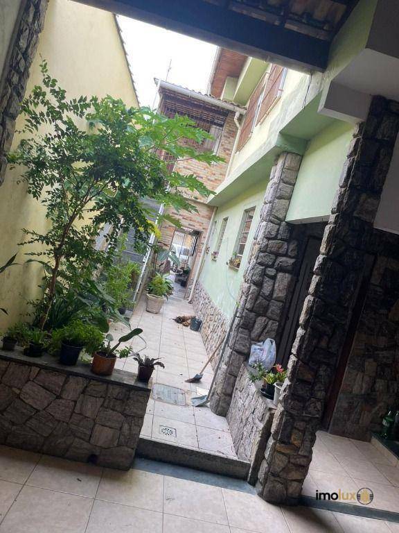 Casa à venda com 4 quartos, 200m² - Foto 10