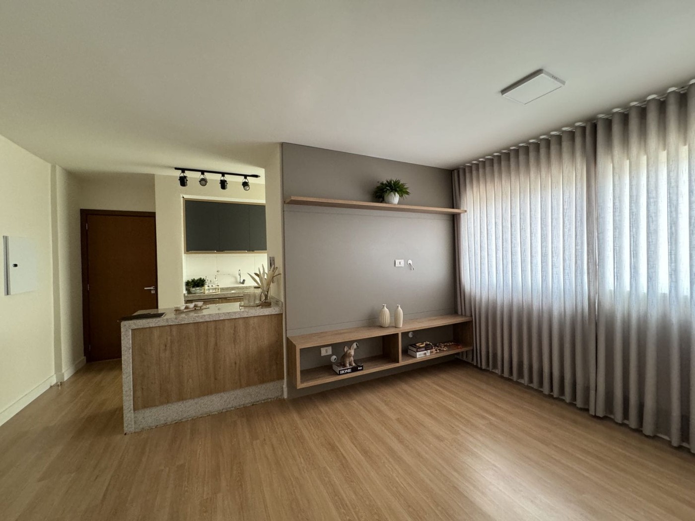 Apartamento à venda com 2 quartos, 67m² - Foto 4