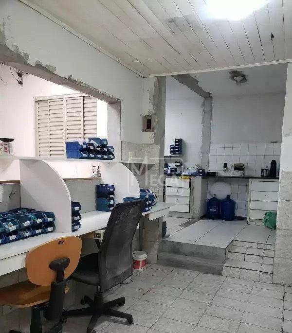 Casa à venda com 2 quartos, 160m² - Foto 4