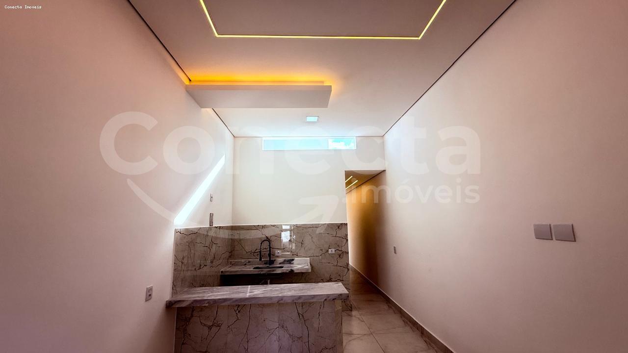 Casa à venda com 2 quartos, 62m² - Foto 3