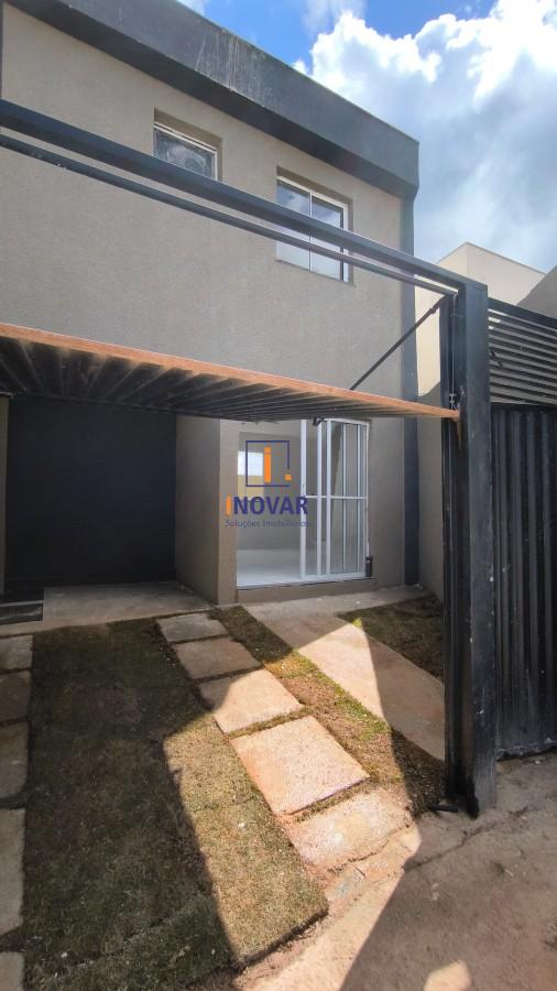 Casa à venda com 2 quartos, 64m² - Foto 1