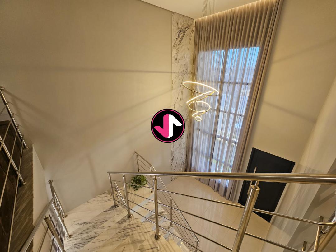 Casa de Condomínio à venda com 3 quartos, 226m² - Foto 2