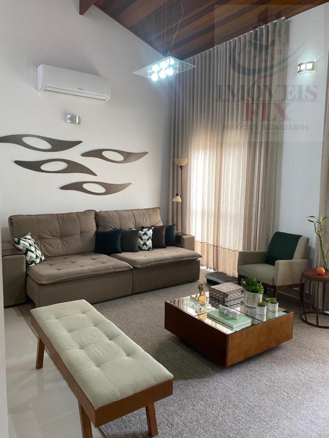 Casa de Condomínio à venda com 3 quartos, 259m² - Foto 1