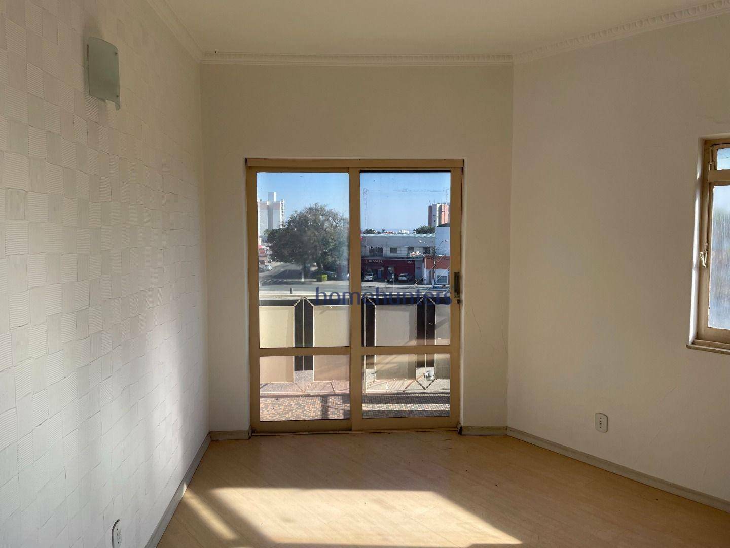Apartamento para alugar com 3 quartos, 190m² - Foto 1