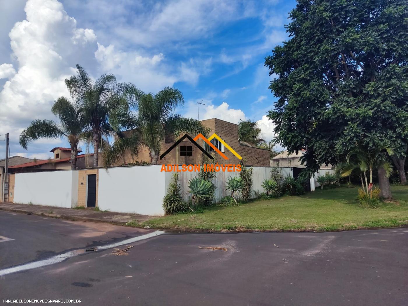 Casa à venda com 3 quartos, 138m² - Foto 2