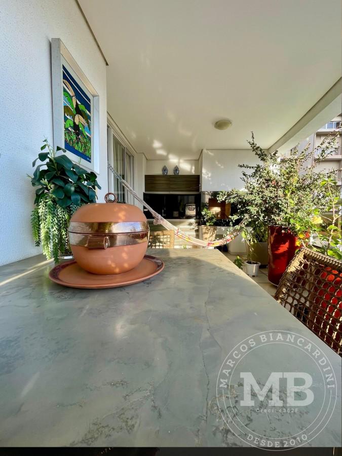 Apartamento à venda com 3 quartos, 121m² - Foto 9