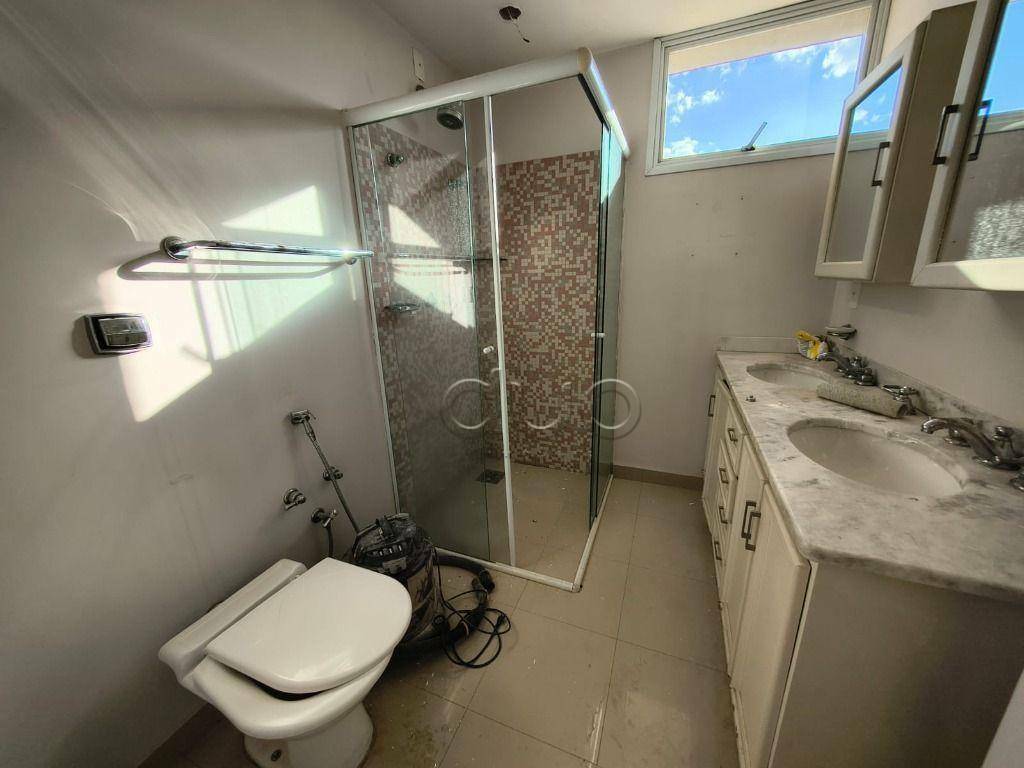 Casa para alugar com 4 quartos, 246m² - Foto 24