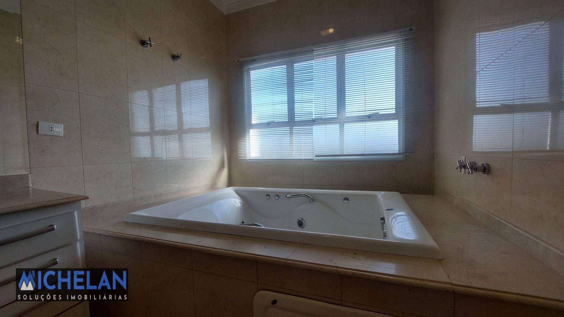 Casa de Condomínio para alugar com 3 quartos, 348m² - Foto 35