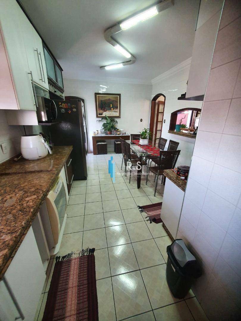 Casa à venda com 3 quartos, 304m² - Foto 10