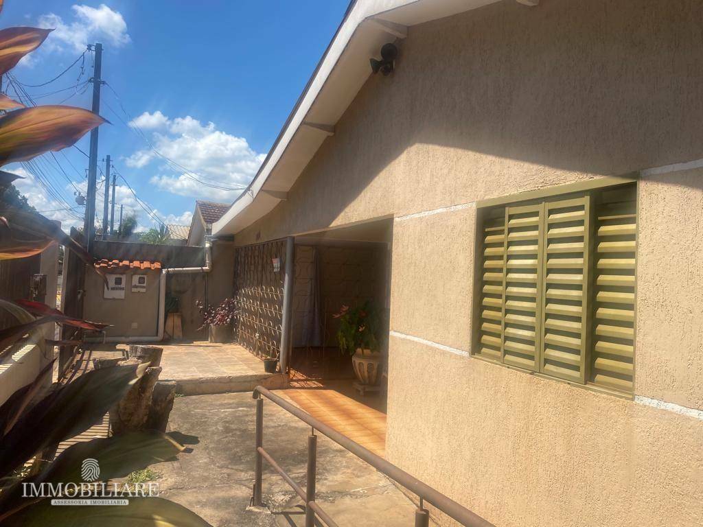Casa à venda com 3 quartos, 150m² - Foto 1