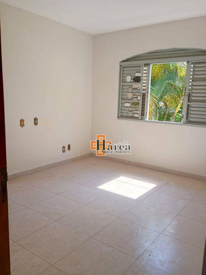 Casa para alugar com 3 quartos, 325m² - Foto 26