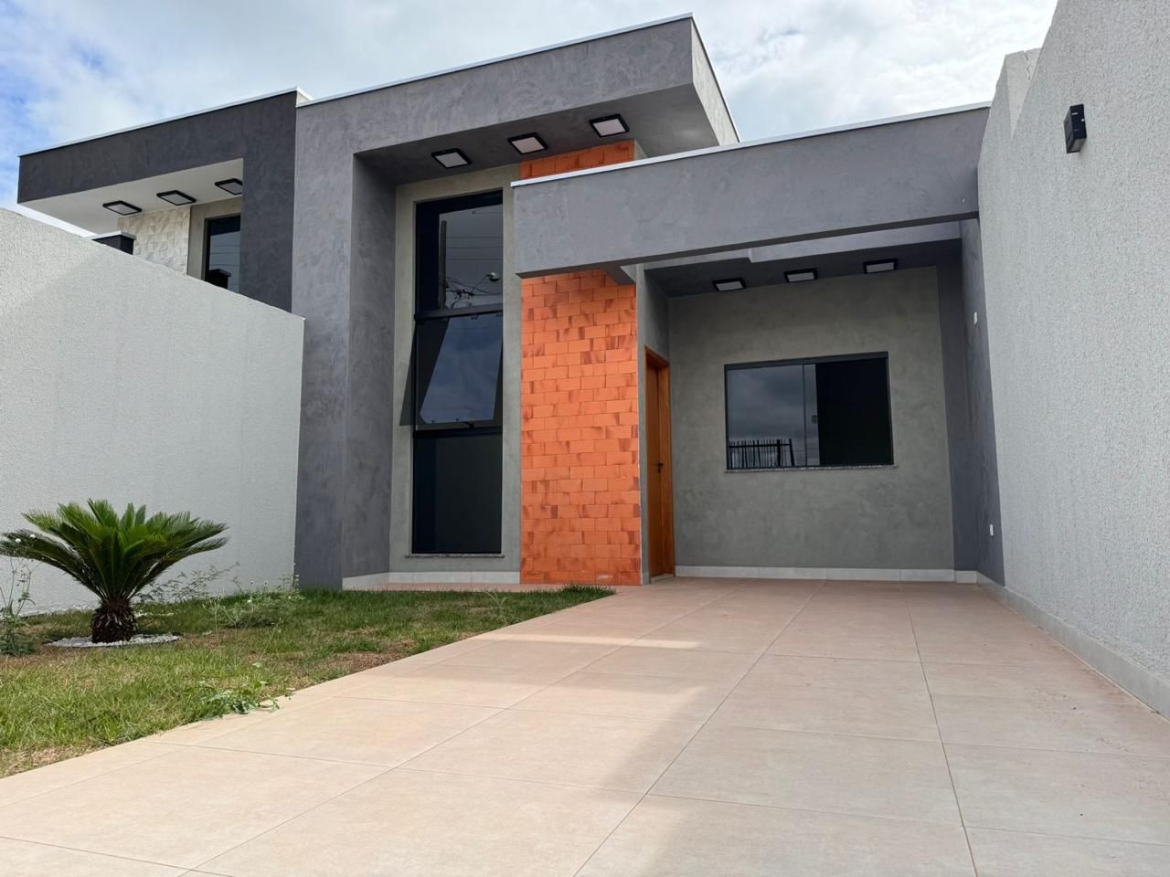 Casa à venda com 2 quartos, 55m² - Foto 1