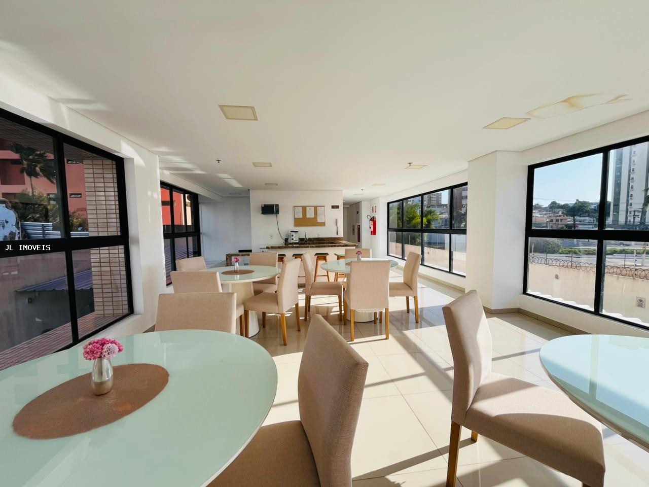 Apartamento para alugar com 2 quartos, 55m² - Foto 6