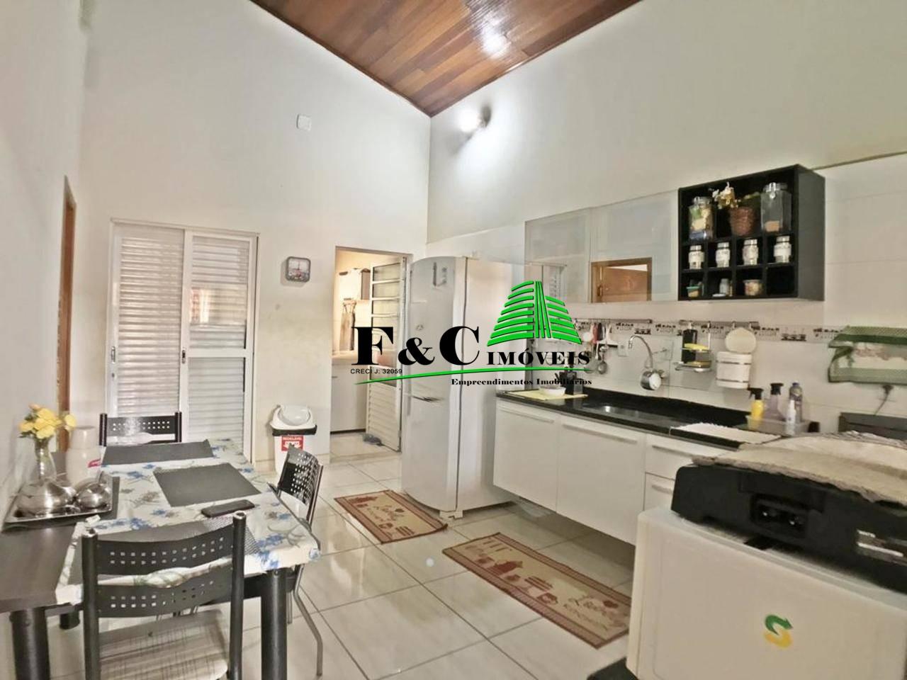 Casa à venda com 3 quartos, 200m² - Foto 16