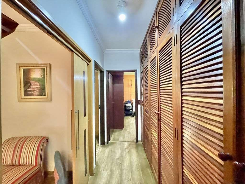 Casa à venda com 4 quartos, 428m² - Foto 24