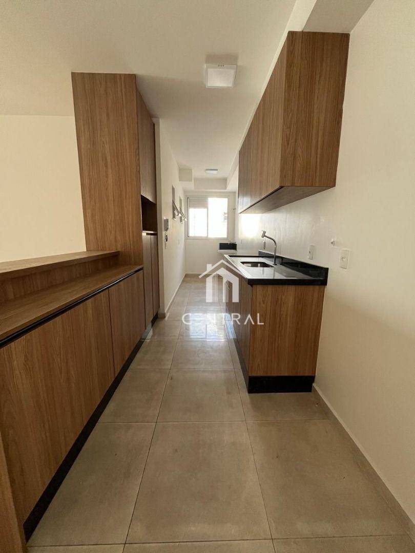 Apartamento para alugar com 3 quartos, 83m² - Foto 4