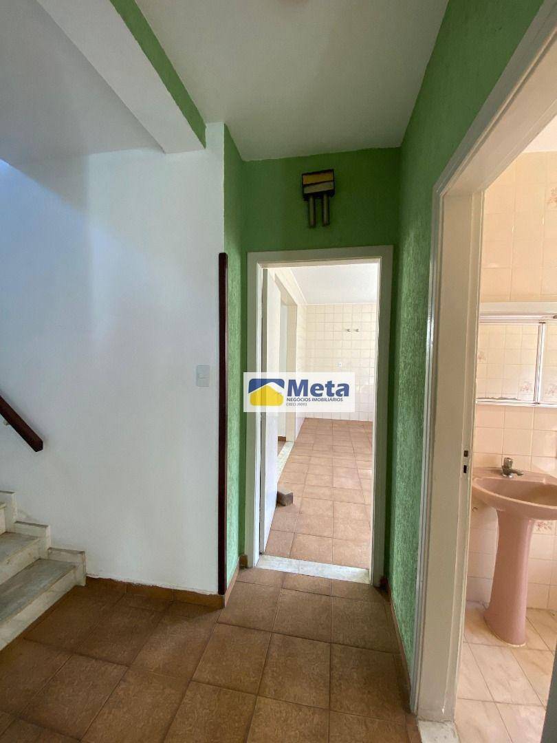 Casa à venda e aluguel com 3 quartos, 253m² - Foto 8
