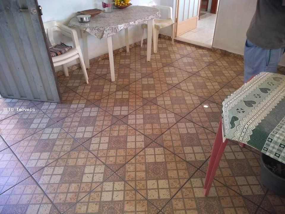 Chácara à venda com 2 quartos, 900m² - Foto 9