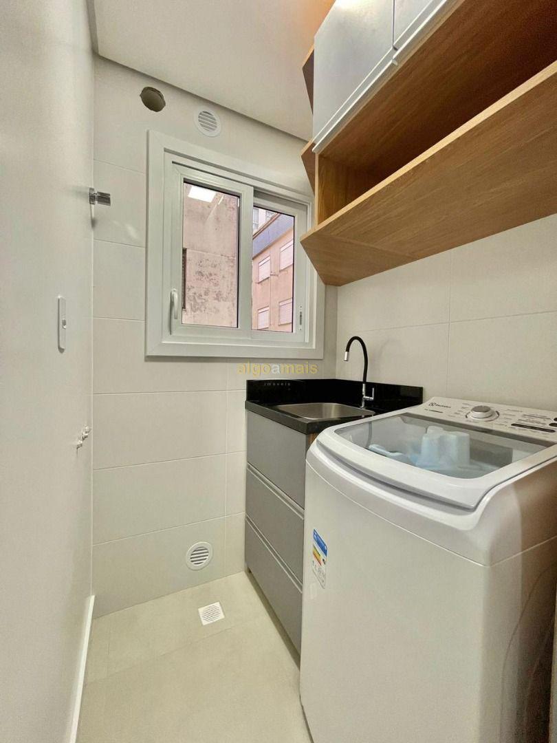 Casa de Condomínio à venda com 4 quartos, 300m² - Foto 32