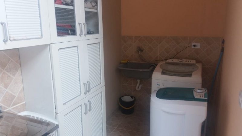 Casa à venda com 2 quartos, 55m² - Foto 13